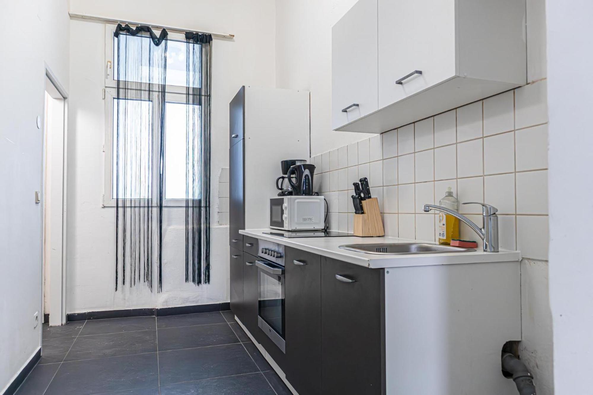Comfy 3br For Long In Location Wenen